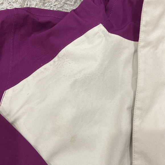 The Northface Girls Ski/Winter Jacket (SIze:18 XL) - Picture 5 of 15